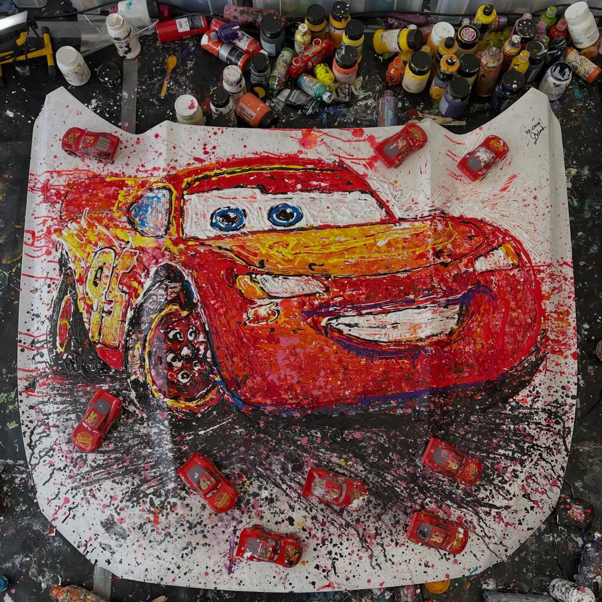 Popbangcolour's tweet image. Really looking forward to attending Mundo Pixar London tonight, the @Pixar experience

Back in 2023 I had the pleasure of creating #Paintwithcars artworks of the #Cars characters @fosgoodwood 

Creating Lighting McQueen, Tow-Mater, Luigi &amp;amp; Guido aswell as Sally Porsche 

#Pixar