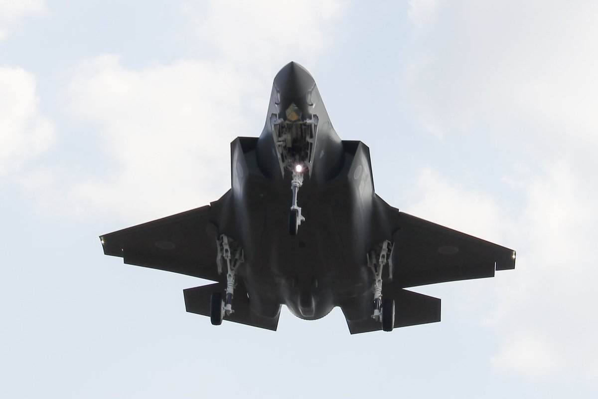 shun070131's tweet photo. F-35A（749）テストフライト

真下は爆音でした！！

お疲れ様でした https://t.co/9eWx78KuiR