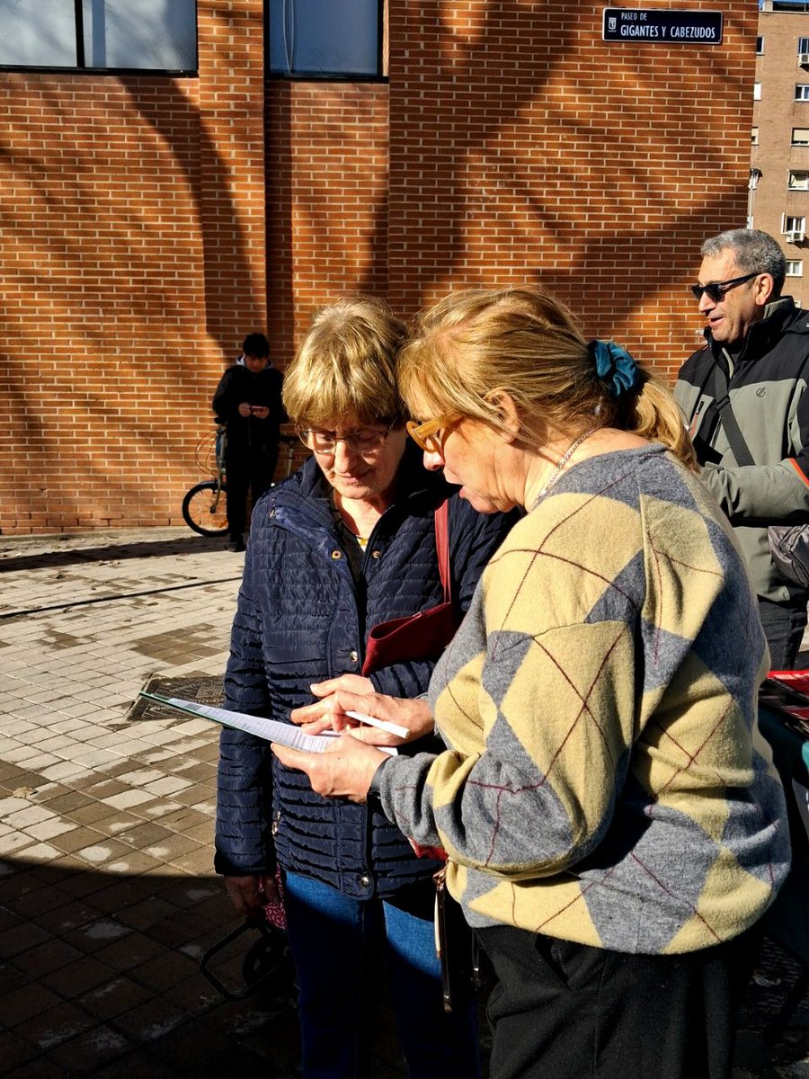 Nos están robando Madrid.

Mientras el PP presume de que Madrid “está de moda”, las madrileñas y madrileños somos expulsados de nuestros barrios.

Nada de esto ocurre por casualidad. Son decisiones políticas del PP y sus pactos con los grandes rentistas y especuladores.