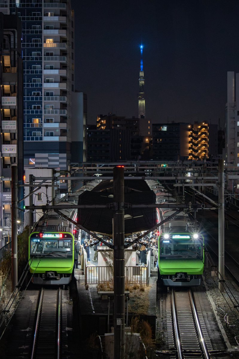 JenperTC's tweet photo. Peak Yamanote

West of Ōtsuka Station

2026.2.6
#山手線 #yamanoteline #e235系 https://t.co/R6Ee73UXB4