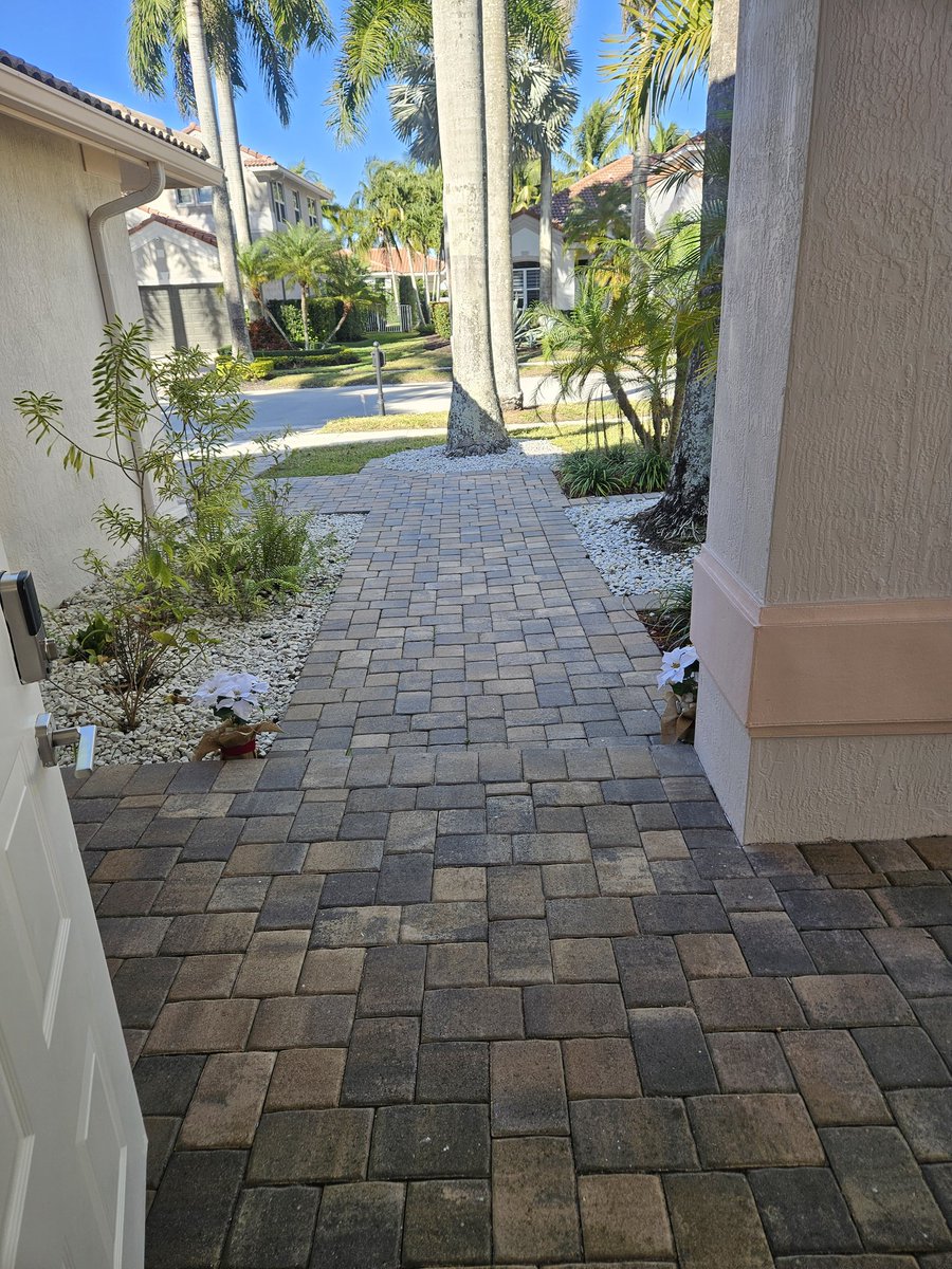 EVELYN Real Estate at Compass tweet media