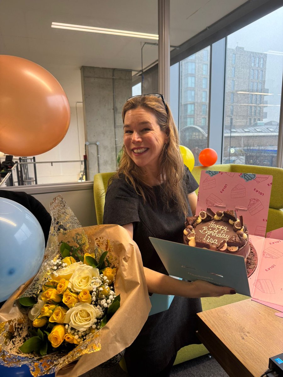 InsideOutLtd's tweet image. Happy Birthday Lisa! 🎉

Our hardworking MD taking a well-earned moment to celebrate with balloons, cake, and flowers with the team.

Here’s to another amazing year ahead! 🌟

#HappyBirthdayLisa #TeamCelebration #Leadership #CelebratingSuccess #BirthdayVibes