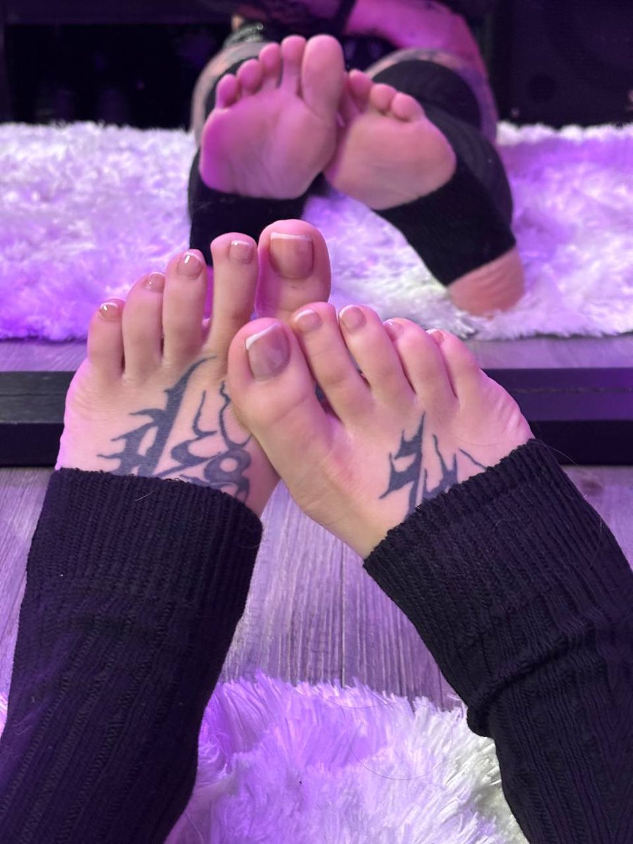 do u like my paws