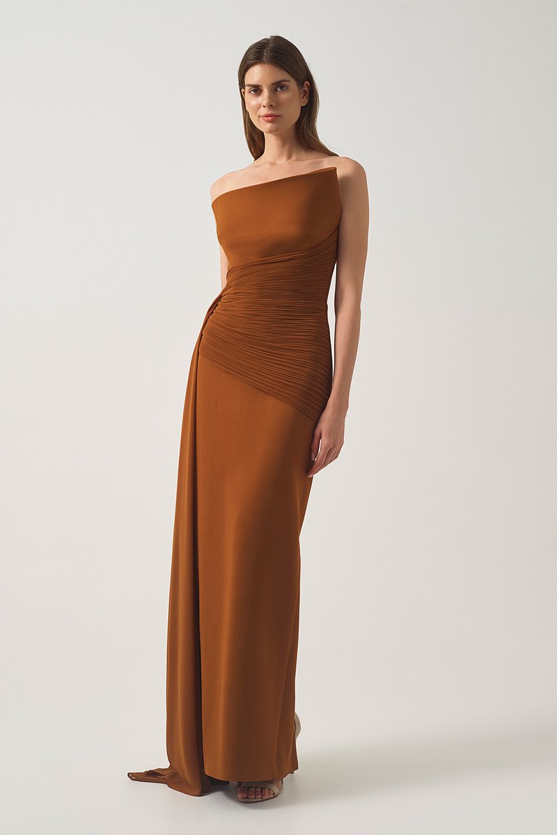 johnpaulataker's tweet photo. ASYMMETRICAL DRAPED STRAPLESS DRESS
Our new collection is now live.
https://t.co/iG38Z4Jg3r https://t.co/uvOVRo4UtT