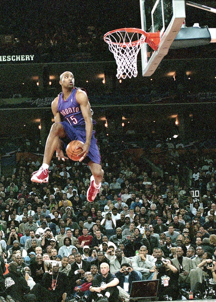 timelesssports_'s tweet image. February 12, 2000. 🐐