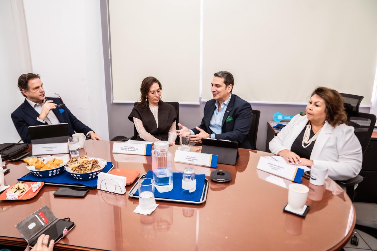 Asesuisa tweet media