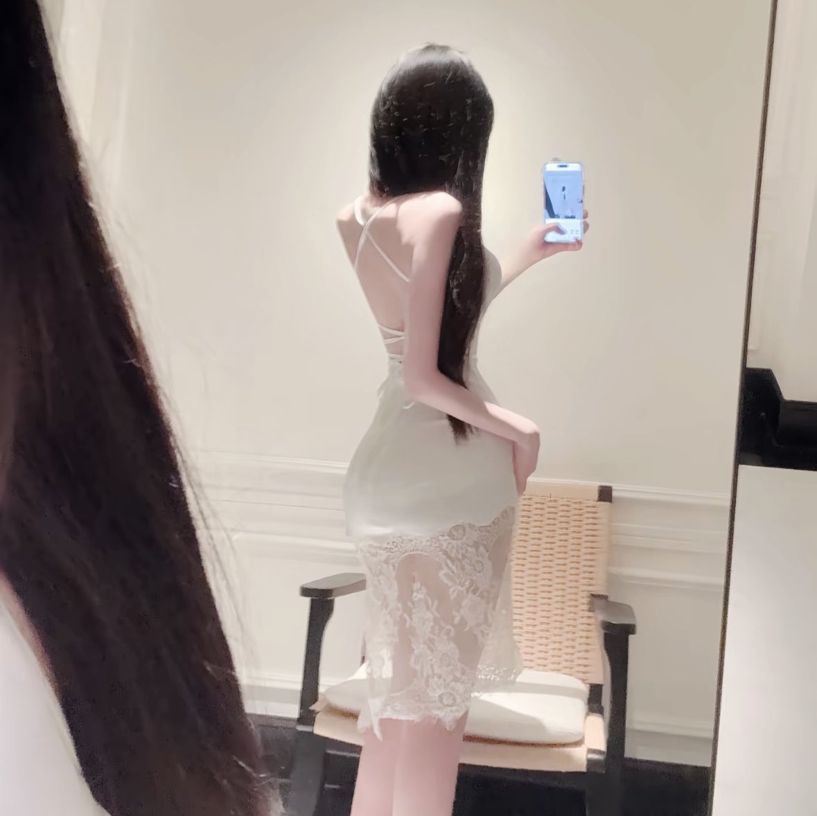哄 tweet media