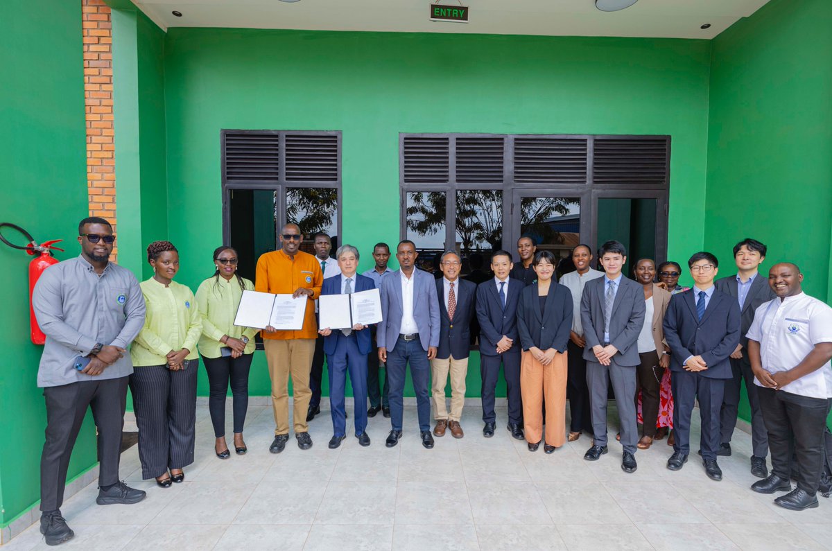 sfhRwanda's tweet photo. 🇷🇼🤝🇯🇵 Today, SFH signed a grant agreement with the @japaninrwanda to install a solar-powered Yamaha Clean Water Supply System in @GatsiboDistrict.

💧 15K+ people will access clean water 
👶 Prevention of waterborne illnesses 
⏳ Reduction in time spent looking for water sources

For 13+ years, we have been strengthening #WASH through prevention and #innovative solutions. Now, we add cutting-edge Japanese water #technology to that ecosystem. 

🎯 Clean water = dignity + health + opportunity. #HumanSecurity #WASH #PrimaryHealthCare #JapanRwanda