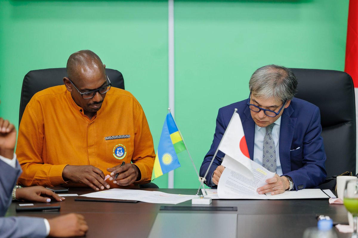 sfhRwanda's tweet photo. 🇷🇼🤝🇯🇵 Today, SFH signed a grant agreement with the @japaninrwanda to install a solar-powered Yamaha Clean Water Supply System in @GatsiboDistrict.

💧 15K+ people will access clean water 
👶 Prevention of waterborne illnesses 
⏳ Reduction in time spent looking for water sources

For 13+ years, we have been strengthening #WASH through prevention and #innovative solutions. Now, we add cutting-edge Japanese water #technology to that ecosystem. 

🎯 Clean water = dignity + health + opportunity. #HumanSecurity #WASH #PrimaryHealthCare #JapanRwanda