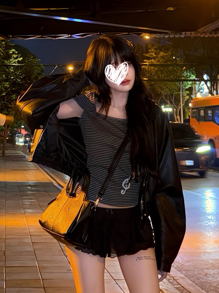 yoxrgravity's tweet image. womenager เป็นแบรนด์ไทยที่สนับสนุนได้เต็มอกจริงๆ คุณภาพดีตั้งแต่รองเท้ายันกระเป๋า 🥹 รุ่น eyelet bag สะพาย crossbody แล้วสวยมากกก