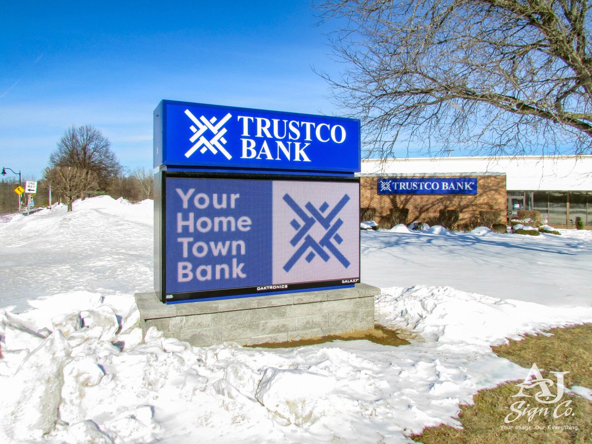 AJSigns's tweet photo. Trustco Bank’s Glenville NY branch has a beautiful new digital sign, giving them a clean, modern way to share messages with their community in real time! #TrustcoBank #AJSigns | #YourImageOurEverything https://t.co/fCUuRjTUMN