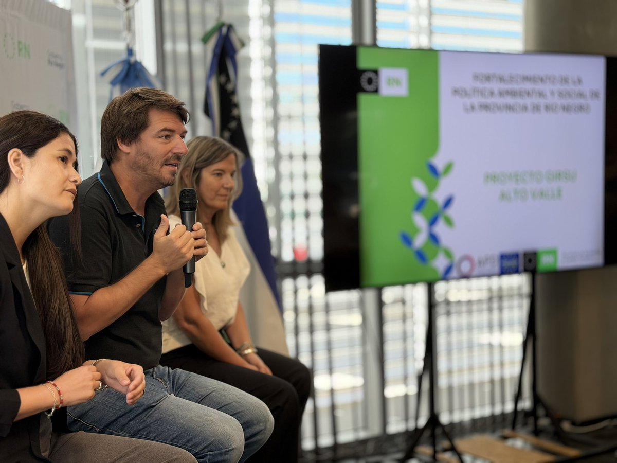 RodrigoButeler's tweet photo. PRESENTACIÓN DEL PROYECTO GIRSU.
Hoy acompañamos a la secretaria de ambiente y cambio climático de Río Negro en la presentación del proyecto GIRSU alto valle, una oportunidad única que tendrá Cipolletti de acceder a tratar los residuos de una manera más sustentable y ordenada.
Una gran decisión de la secretaria de energía y del gobierno provincial para dar una solución definitiva a la problemática del residuo final.