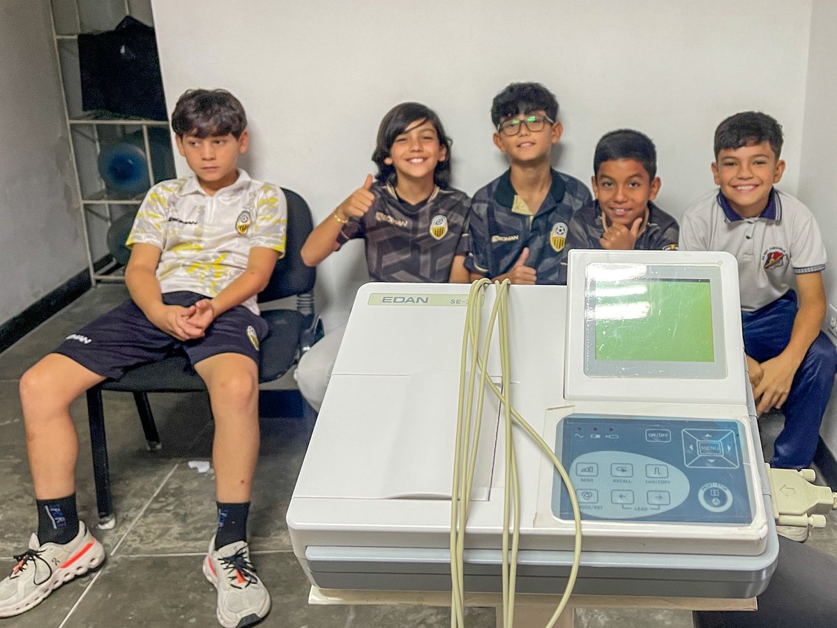 Cantera_DTFC's tweet image. #Academia | #ChequeoMédico | Por medio de estos exámenes llevamos un control de los antecedentes patológicos y familiares de los canteranos, velando siempre por el bienestar físico de nuestros niños aurinegros de cara a la T-2026 🫡

#VamosTáchira💛🖤