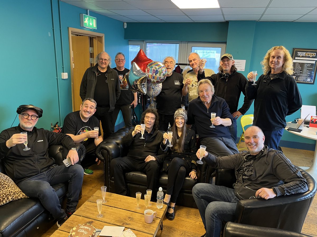 Steve Hackett tweet media