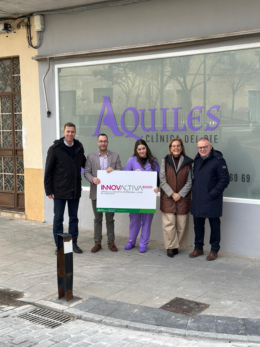 IAJuventud's tweet image. El #IAJ visita a una de las jóvenes emprendedoras beneficiarias de las subvenciones 'Innovactiva’ 💡

➡️Miranda Yeste ha puesto en marcha una clínica de podología en el municipio granadino de Baza.

lajunta.es/6b8aq