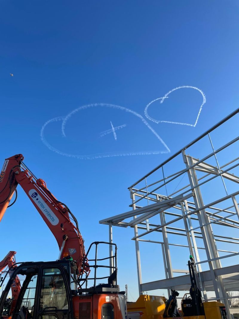 EntexProjects's tweet photo. Even on site, love is in the air. ❤️ 🏗️

A real moment from a past project - no AI here!
Happy Valentine’s weekend from Entex Projects.

#Valentines #ConstructionLife #EntexProjects https://t.co/6IGT97SoqX