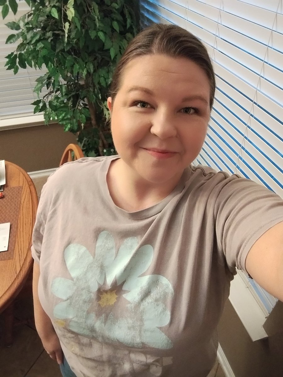 Kindness Rocks! Day 4 of Kindness Week means I get to wear my Love Broke Thru shirt from <a href="/tobymac/">TobyMac</a> because the greatest kindness is the love of the Father! John 3:16 
#SkyhawkPride   #SyhawkLane