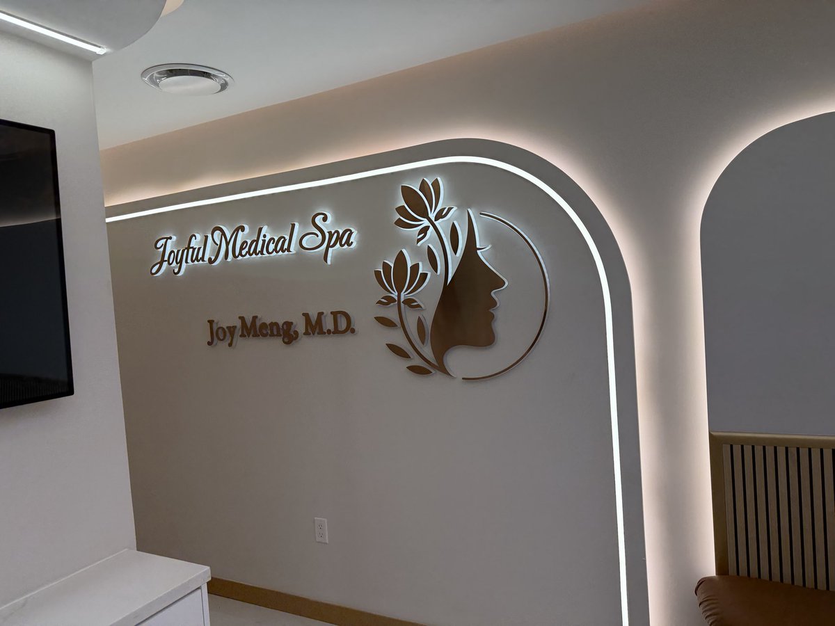 SF_neuro_sleep's tweet photo. New space.
New energy.
Same commitment to excellence.
So grateful for this incredible team and a full day of hands-on training as we continue elevating our care ✨
We can’t wait to welcome you.
#JoyfulMedicalSpa #TrainingDay #MedSpaLife #SFBeauty #PhysicianLedCare #SanFranciscoMedSpa #AestheticTraining