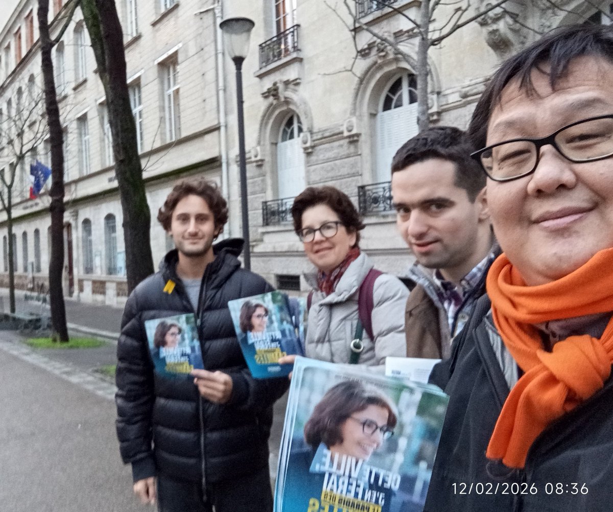 chang_hua's tweet photo. 🟠🟢 Ce matin la Team @13avecDati a continué de rayonner ! ☀️

🚸 #ParisVaChanger avec #ChangerParis 🫶

⚠️ Les 15 et 22 mars prochains #JeVoteUtile pour @datirachida &amp; @jb_olivier #Rassemblement @MoDem_Paris @LRepublicains75 @paris_udi et indépendants du #SocleComun #Ensemble ! https://t.co/nQjCuDIXgn