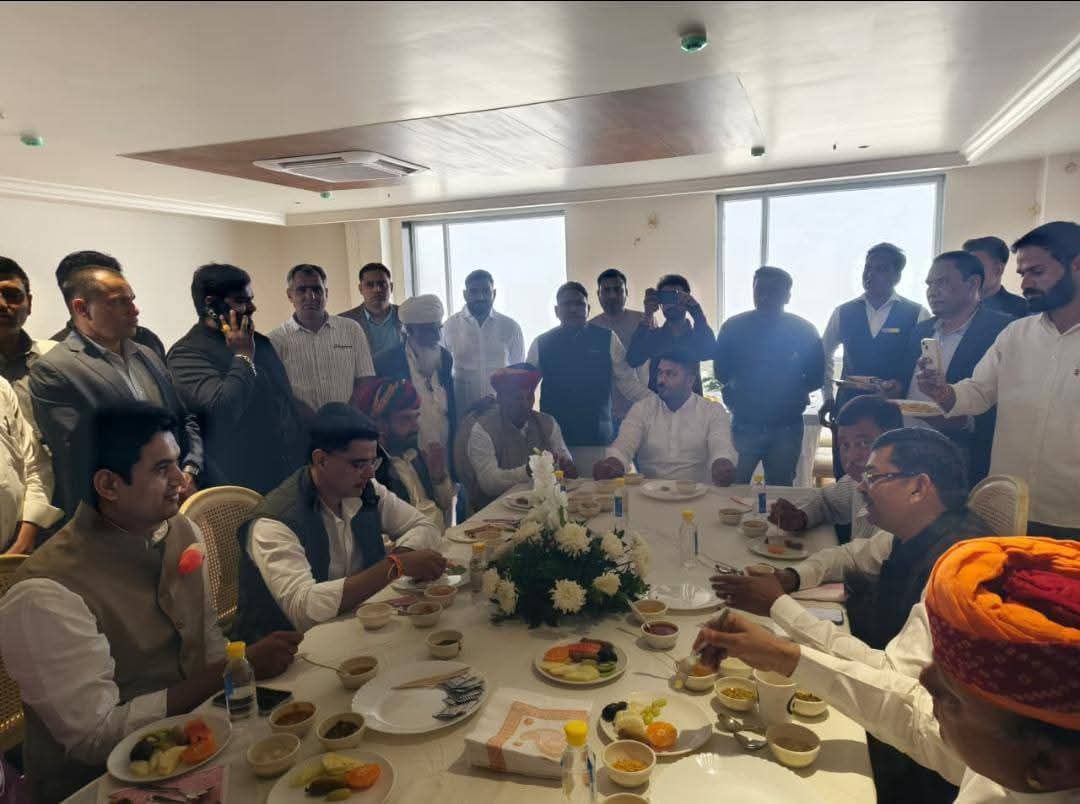 आज हमारे लाडले नेता आदरणीय सचिन जी पायलट साहब के साथ किशनगढ़ विधायक डॉ. विकास चौधरी जी के भाई के वैवाहिक समारोह में सम्मिलित होकर परिवारजनों को शुभकामनाएं दीं।

नवविवाहित जोड़े को सुखद दांपत्य जीवन के लिए मंगलकामनाएं।
<a href="/SachinPilot/">Sachin Pilot</a>