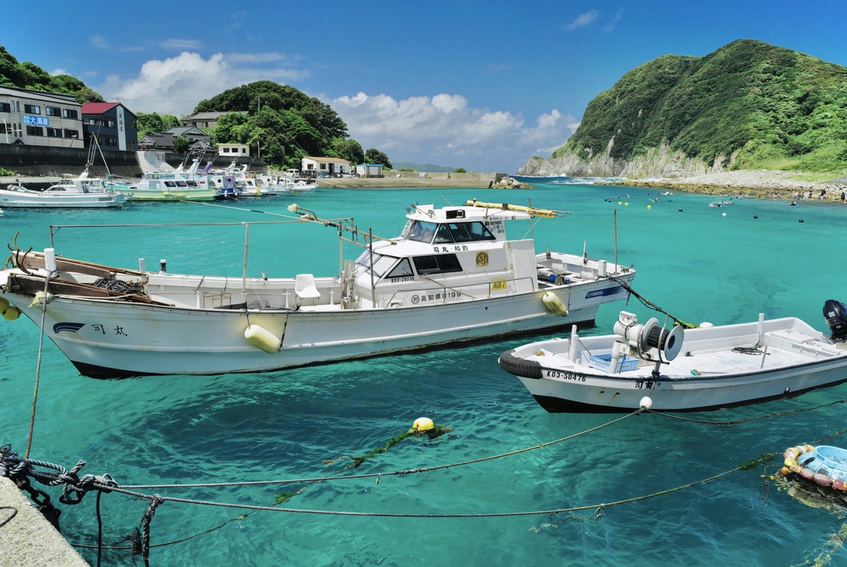 Kameizumi_Sake's tweet photo. こういう色の濃さが部分的に違う海、好き https://t.co/FHBdE2BAQo