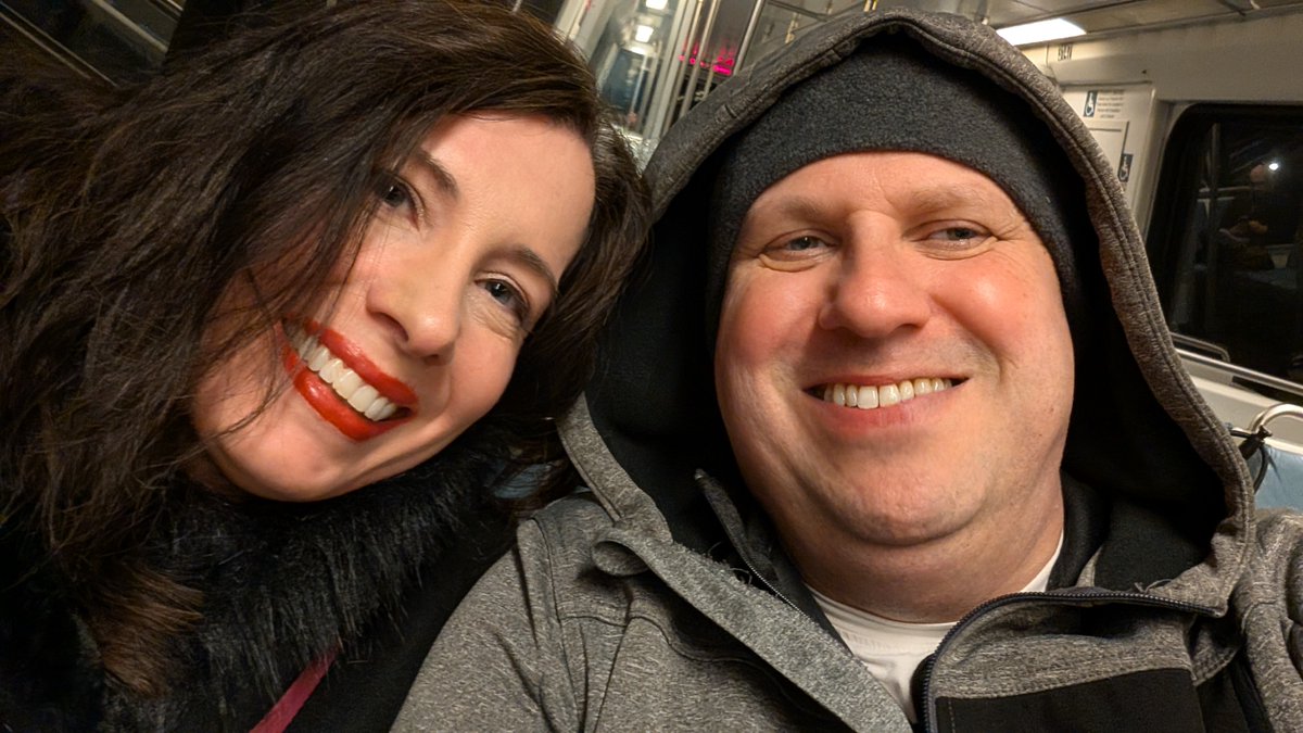 Onehourcouple tweet media