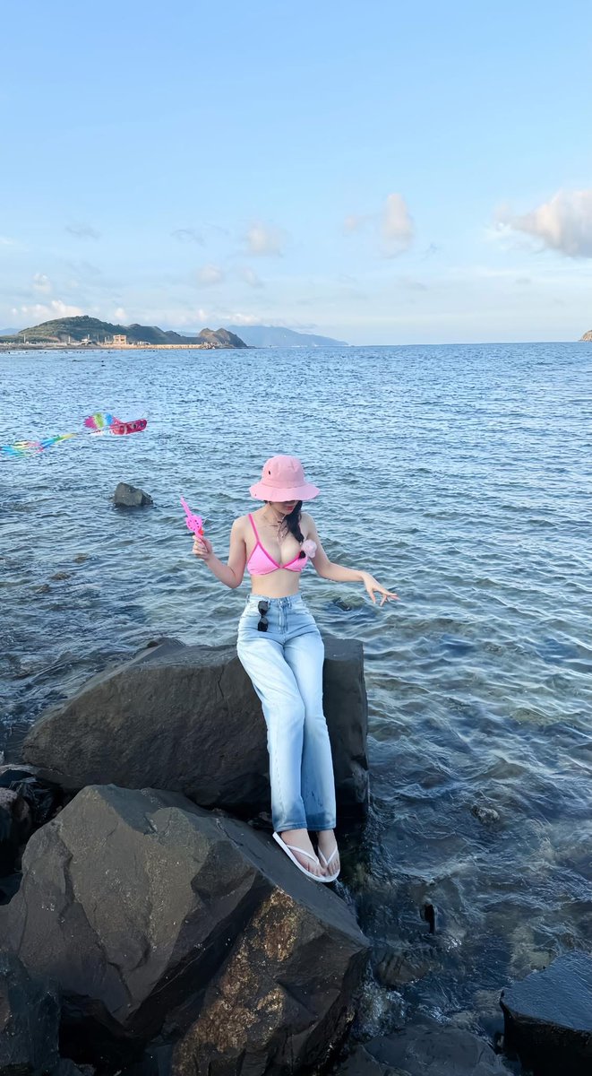 ph32990142's tweet photo. Về với bỉn 😘😘😘 https://t.co/Y56DgDHpy6