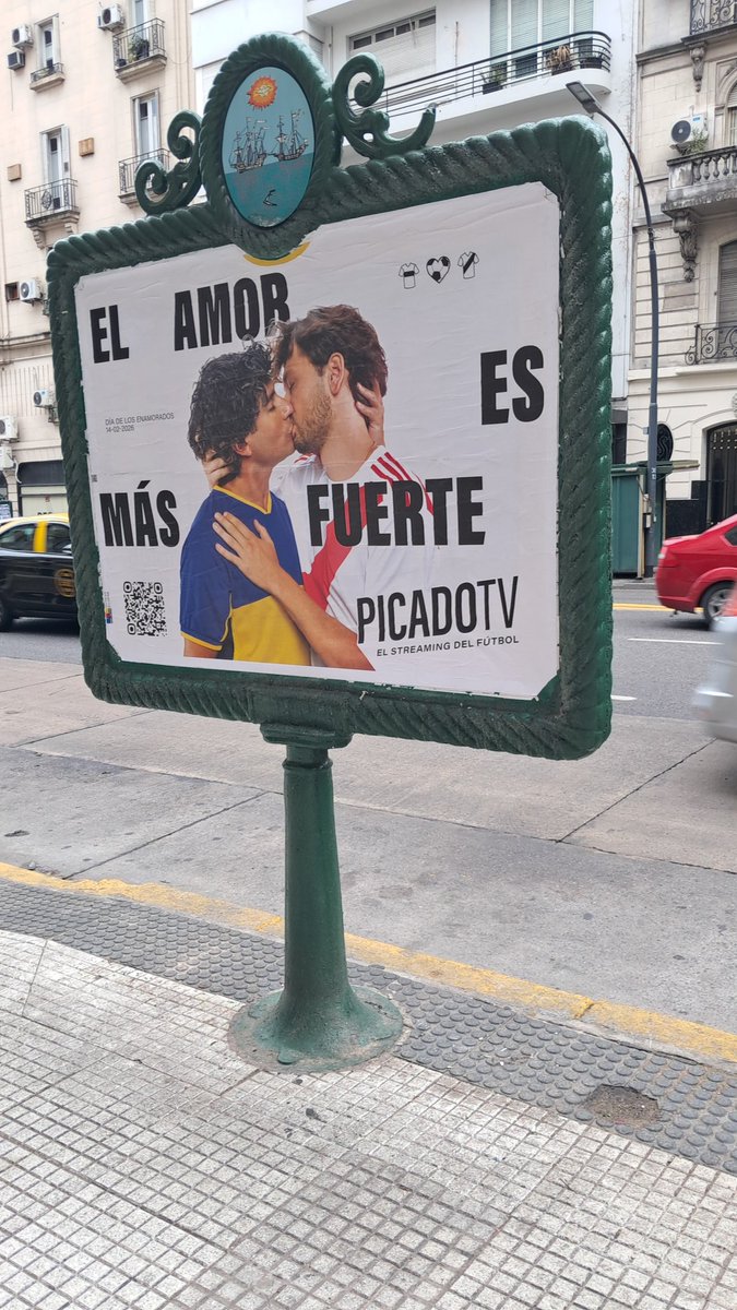 ladyribers's tweet photo. @jorgemacri @ibaistrocchi @claramuzzio saquen esto YA MISMO del espacio público de la ciudad! Que vergüenza meterse asi en la cabeza de nuestros hijos!!!!!! https://t.co/960TQQBbVG