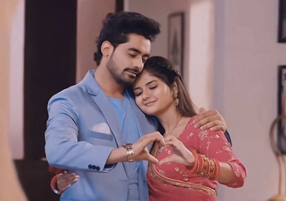 ShashiU10's tweet photo. Love this transition from montage to finale🥹

Best Istreewali × MBA conman
Fake marriage drama.
Acting like a lovey couple for the world,while battling internal conflicts 

Conflicts slowly melted away,making them embrace each other as soulmates 🫶

#MaanaKeHumYaarNahi #MKHYN https://t.co/U9bkiHjPQR