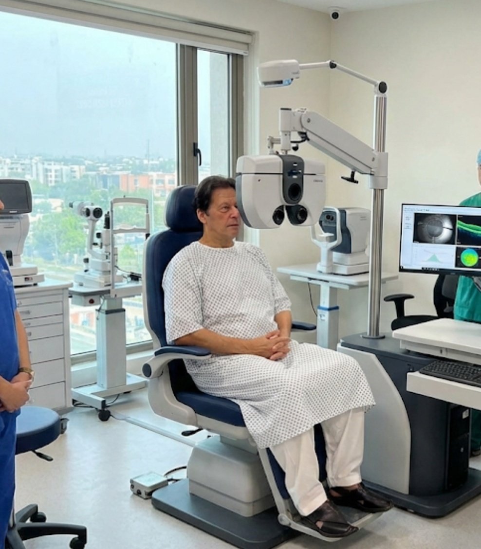 SouthAsiaIndex's tweet photo. 🚨 Former Pakistani PM Imran Khan has lost most of vision in his right eye, likely due to not being treated in jail. 

— A medical report submitted in the Supreme Court of Pakistan reveals the deteriorating vision of former PM. https://t.co/DRzkdIt5d3