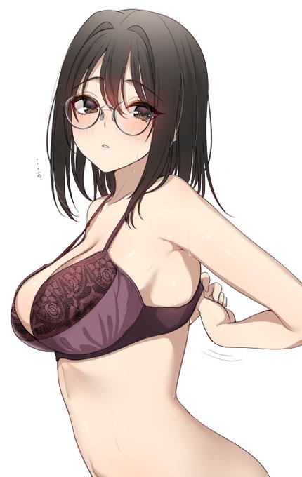 今書かせていただいてる漫画の眼鏡ヒロインです。今4話まで無料で読めるみたいなのでぜひ…ご感想などもとても喜びます…【宣伝】🙏 