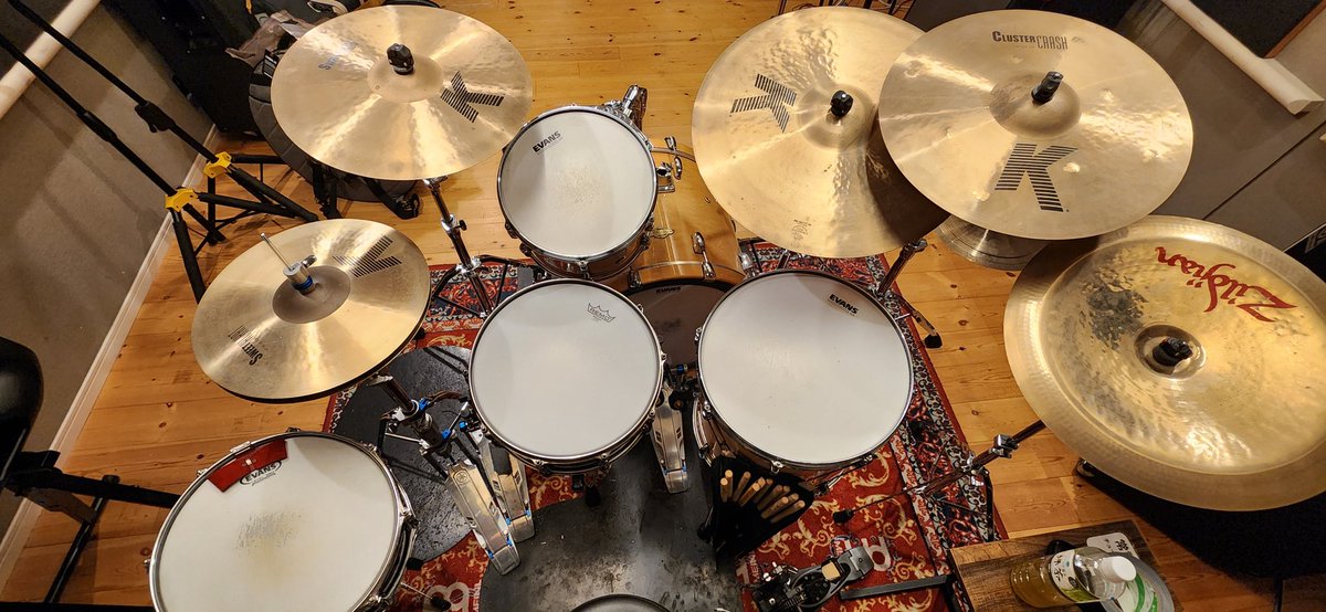 UMA スティック回す人 tweet media