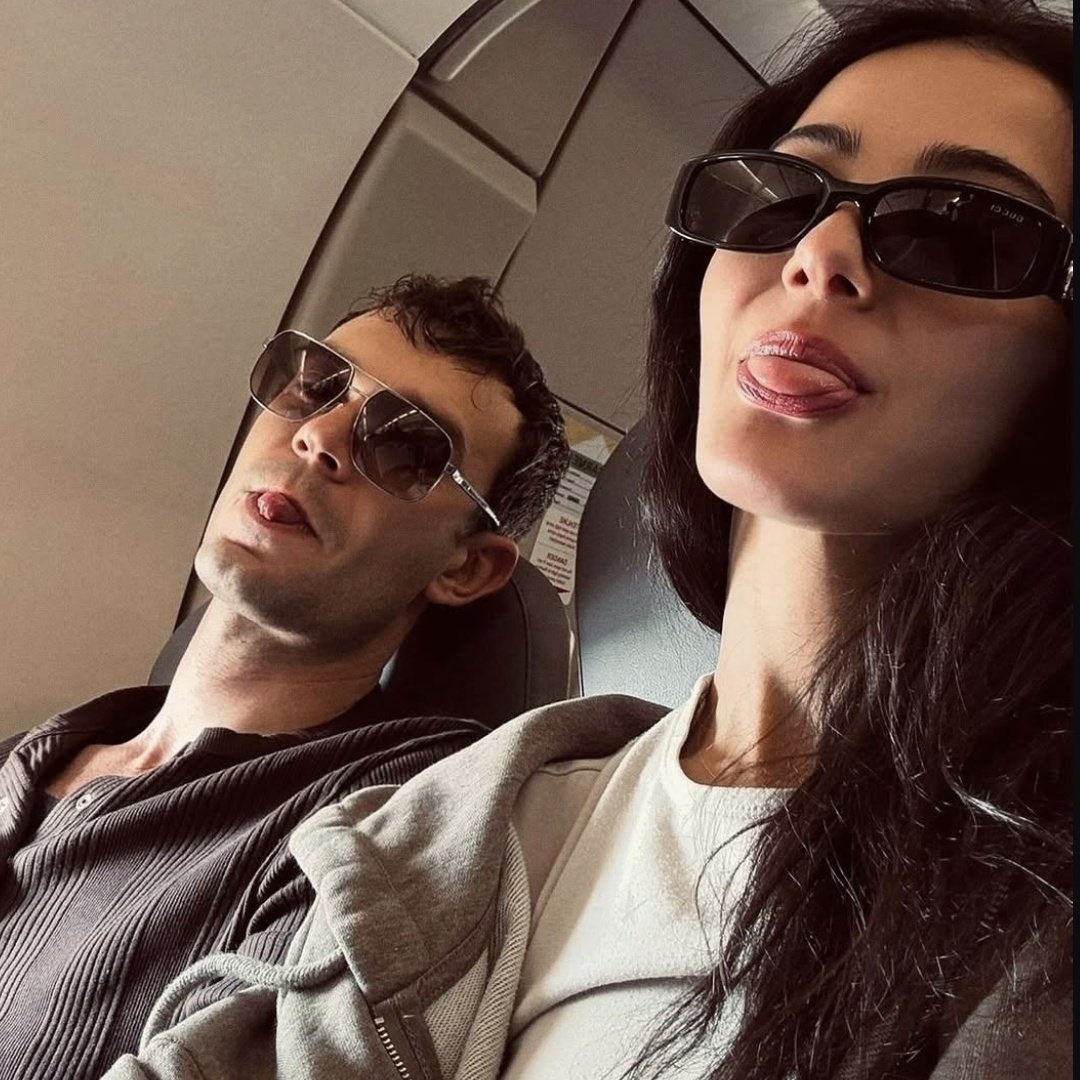 لقطة عفوية من كواليس مسلسل أنت من أحببت التركي