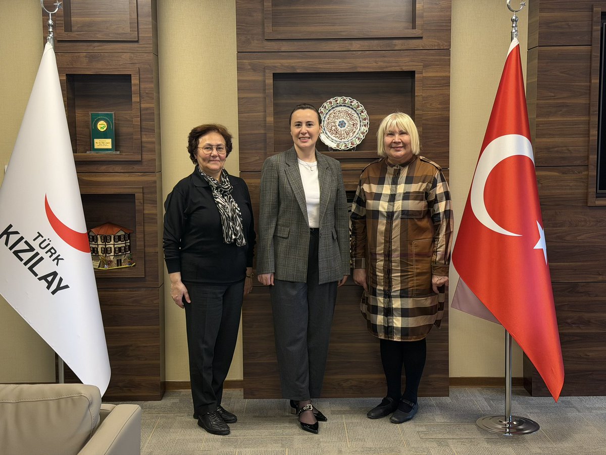 Kızılay’ın değerli başkanı Sayın Burcu Kösem’i makamında ziyaret ettik…