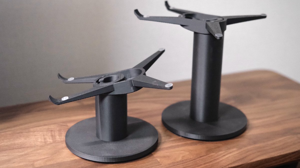 nczat's tweet image. ゴニオ式チルト機能付きMarshallスタンド
DASHBOARDに載せたら高すぎたので
下げました

フットプリント最少でコンパクト
配線も隠せる名脇役です

#desksetup #3dprint