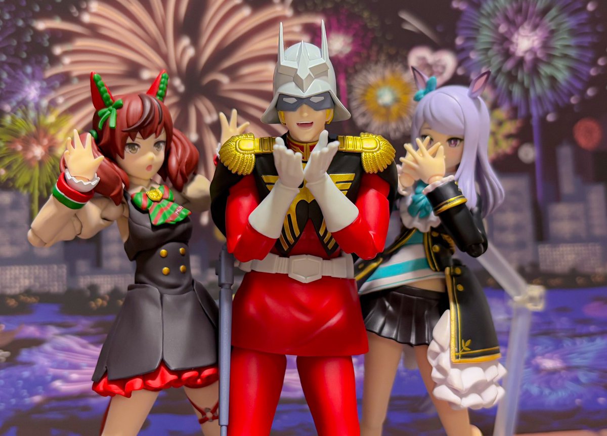 juridget's tweet image. アクスタはさ、「一番いいポーズと角度」で飾れるけどさ、「一番悪いポーズと角度」では飾れないので…