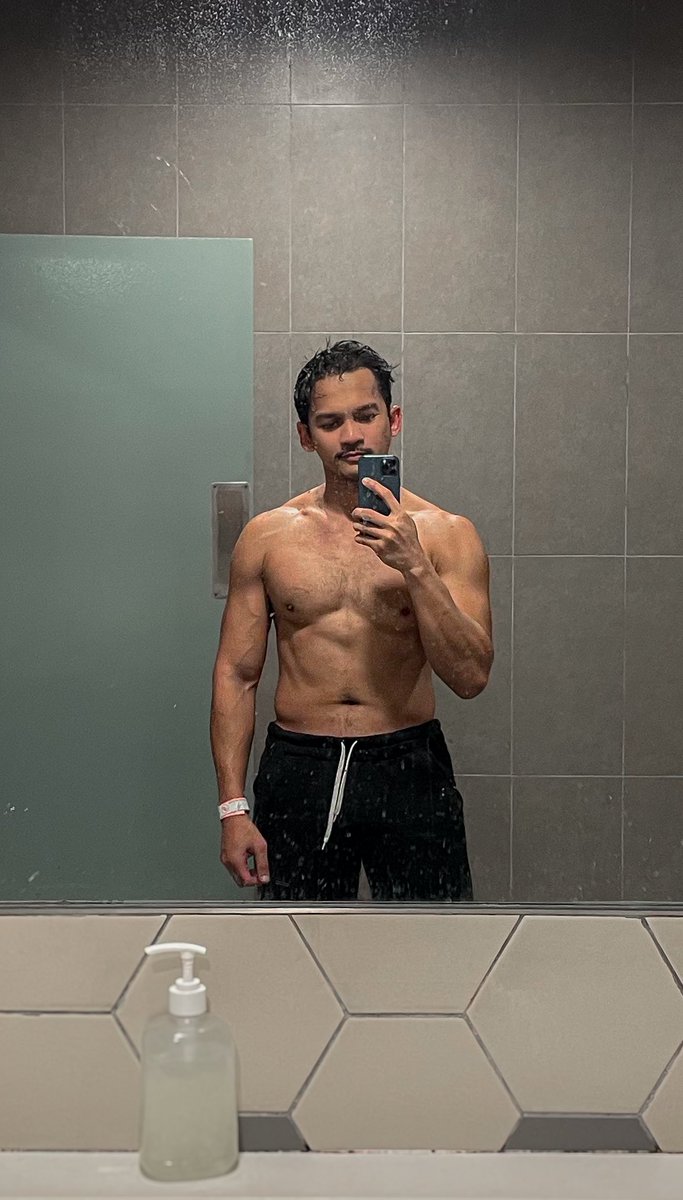 nicezam 🇲🇾 tweet media