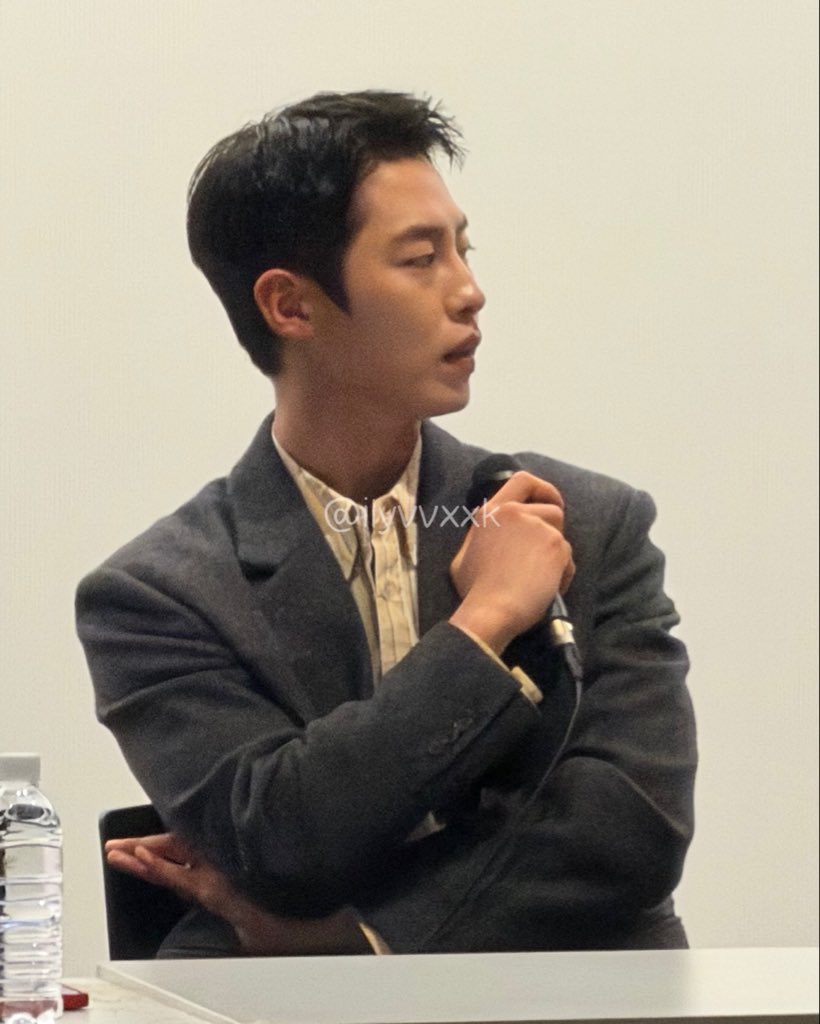 ilyvvxxk's tweet photo. 조명이 아쉽다ㅠㅠ 오늘 진짜 잘생겼다 이재욱!!!! https://t.co/wEbXWOXNYs