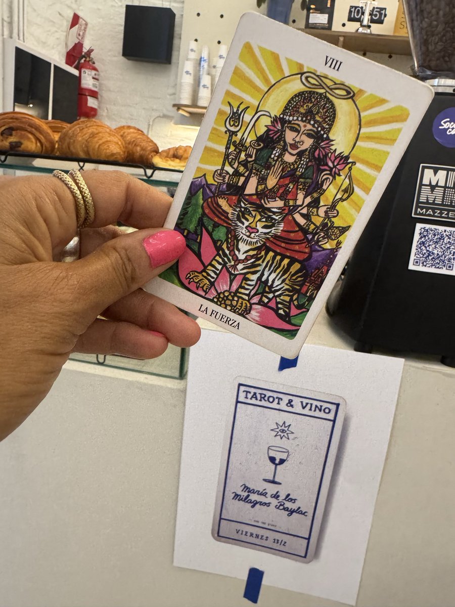 Este Viernes Tarot y Vino en Arce 415 en las cañitas