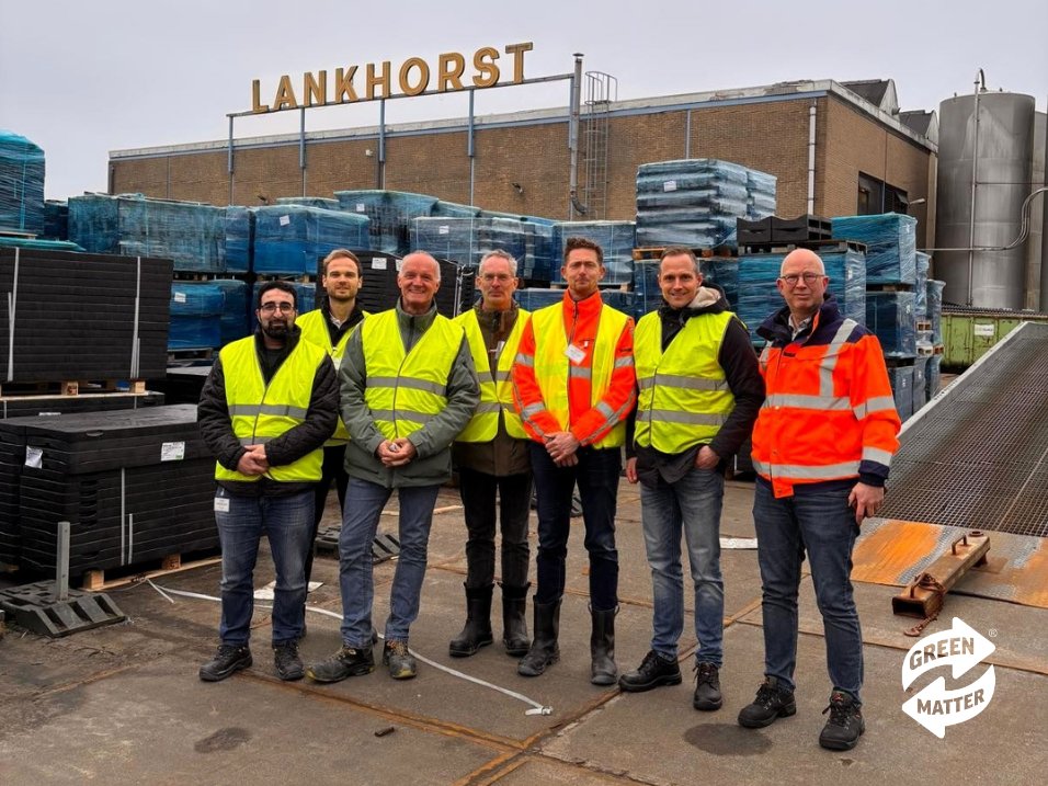 Waardevol werkbezoek bij Lankhorst Engineered Products!

Samen met onze partners spraken we over een nieuw project in #Amsterdam, met de focus op #walbeschoeiing.

Aansluitend kregen we een rondleiding door de fabriek in #Sneek.

#Circulair | #OpenbareRuimte