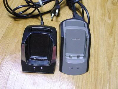 아니야..... 그건너무 신식이야.......
핸드폰에 어떻게 케이블이 꽂히니......
너무.....너무 새롭구나.......너무 새로워.......