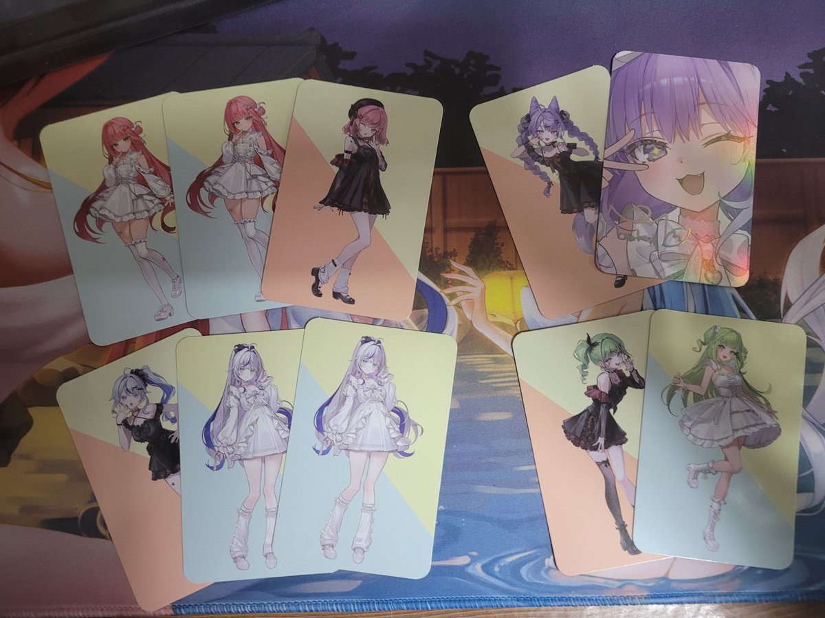 감사합니다 감사합니다 ㅠㅜㅜ 

린 화이트, 나나 화이트는 중복이라서
혹시 부키 화이트 랑 교환 하실 분 있을까요..? 그리고 혹시 실례가 안된다면 부키님 싸인 포카랑 나나 싸인포카 교환 하실 분도...있으시다면 탐넘이여도 괜찮으니 편하게 트윗 남겨주세요 ㅠㅜ

#스텔라이브