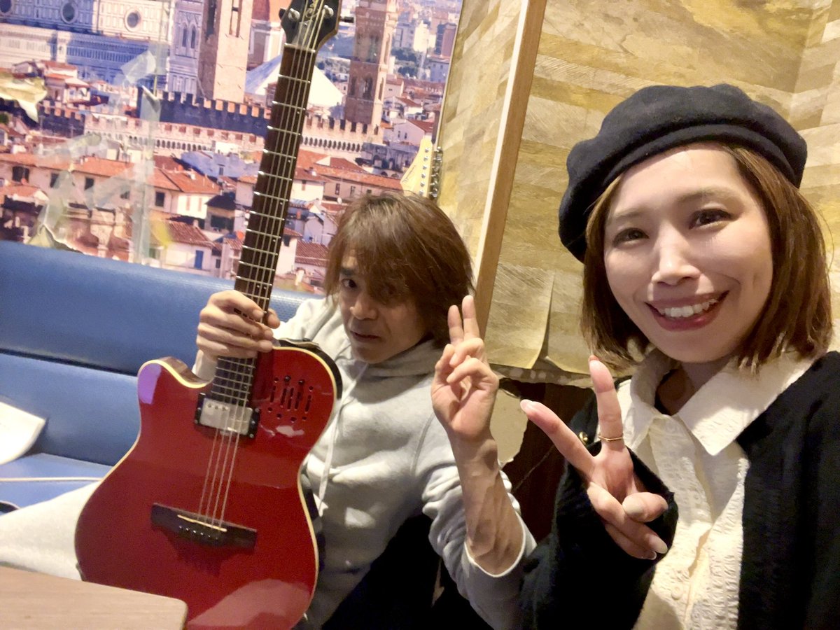 明日は関内SILVER BACKさんにてLIVEです！
Atsushiさんと奏でます🎸🎤
出番は19:30〜
ステーキが美味しいと聴いているので終わったら食べたいな🥩😋笑
そしてオープンマイクタイムもあるのでお客様も歌えちゃう！！
ぜひーー！お待ちしてます🙇‍♂️