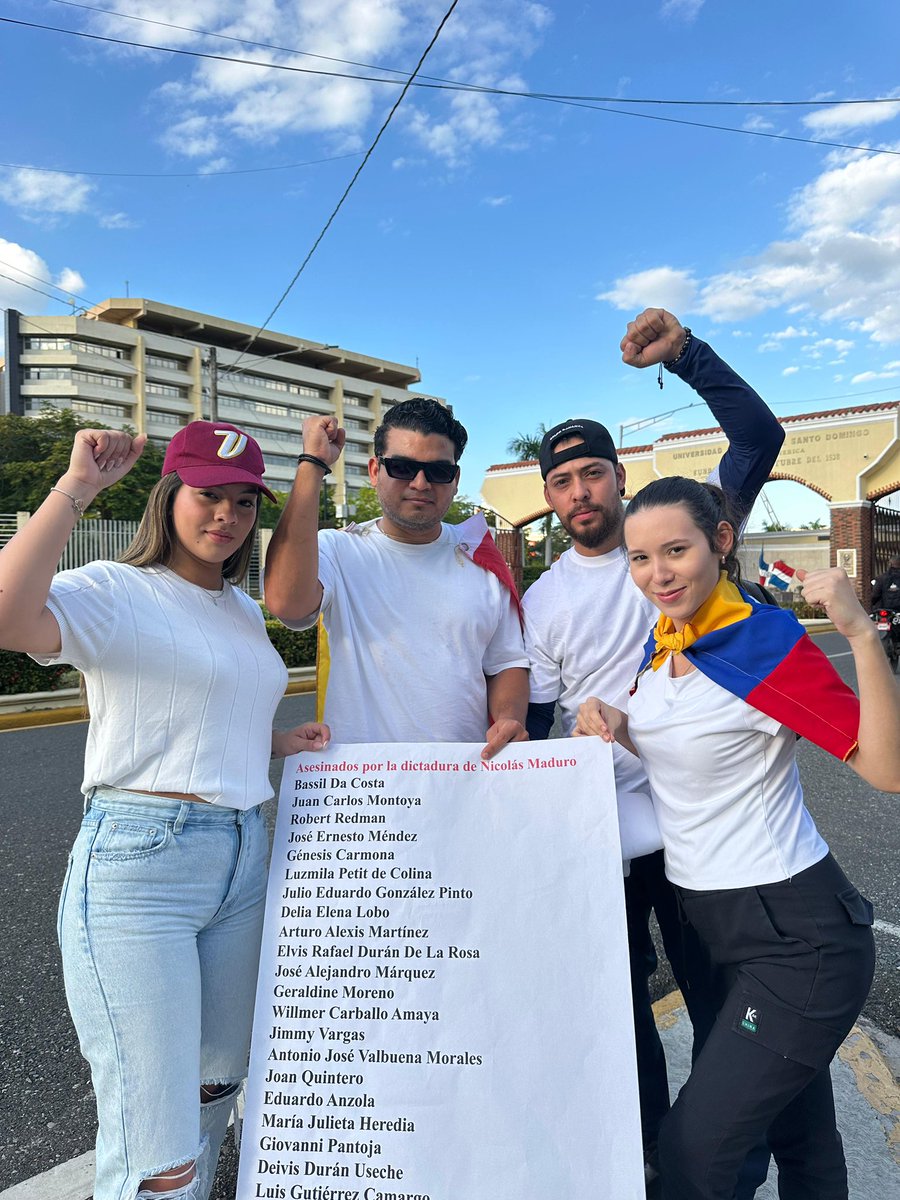 MundoConVzla's tweet photo. 📍República Dominicana 🇩🇴
🎓Universidad de Santa Domingo https://t.co/Zg0llMFzC6