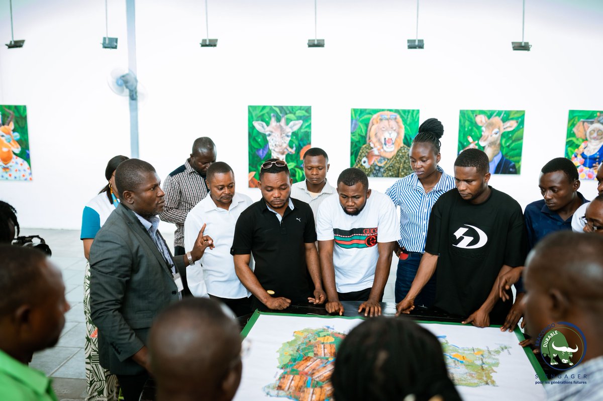 BracongoSa's tweet photo. Dans le cadre du programme Les Enfants de la Terre, BRACONGO a organisé, en partenariat avec l’espace culturel Texaf Bilembo, une session de formation dédiée aux enseignants autour du livre SOS Planète Congo.

Pendant plusieurs jours, professeurs et responsables d’écoles ont été formés à l’utilisation de cet outil pédagogique pour renforcer l’éducation environnementale en milieu scolaire et sensibiliser les élèves à la lutte contre la pollution plastique.

À travers cette initiative, BRACONGO poursuit son engagement en faveur des jeunes générations et de la protection de notre environnement.

Pour plus de détails, rendez-vous sur https://t.co/Pn1BaMsUSh

#lesenfantsdelaterre #RSE #engagement #EducationEnvironnementale