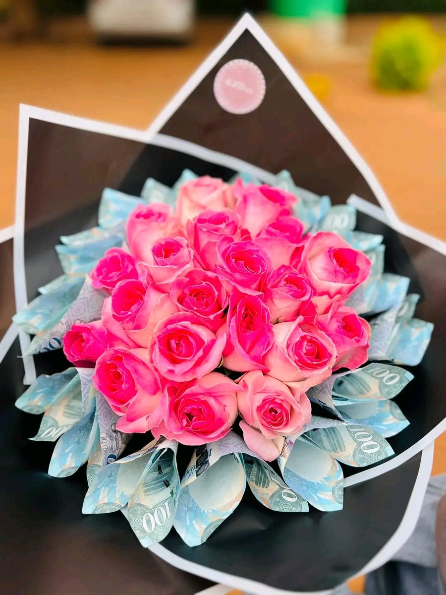 lelethubb's tweet image. 🚨 PUBLIC NOTICE:
The Bank of Botswana warns that “money bouquets” and other decorative uses of cash contravene the Bank of Botswana Act.
Mutilating or defacing banknotes is illegal and punishable by law.