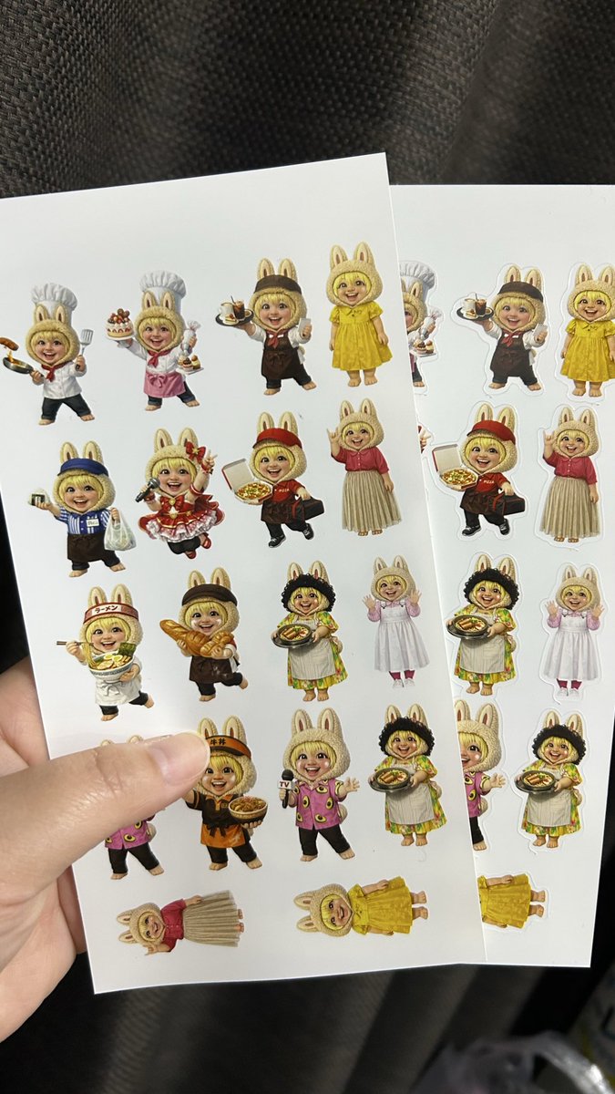 家に帰ったら旦那が私のシールを作ってた🤣
ラブブじゃなくてアユユシールらしい🤣