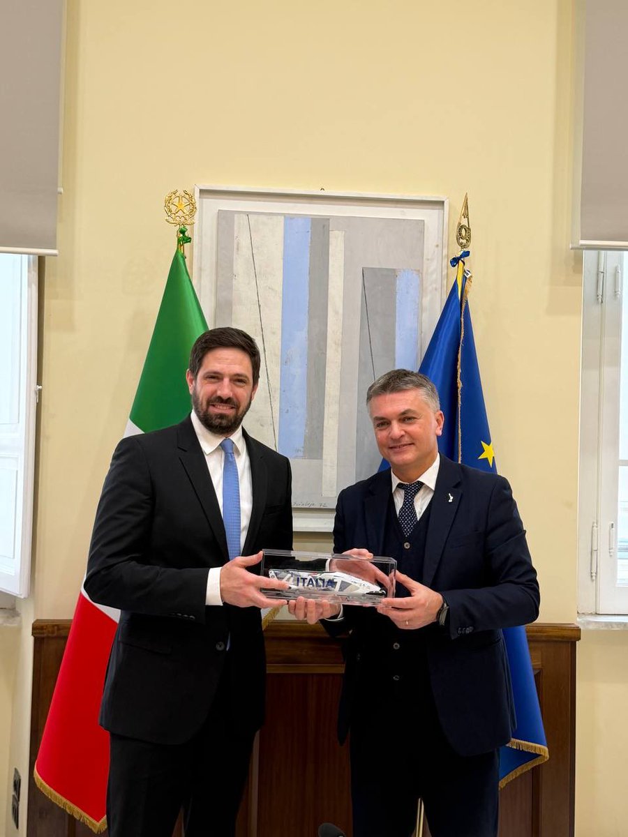 edorixi's tweet image. Rafforzare la cooperazione europea partendo dalle #infrastrutture strategiche. È questo il messaggio chiave emerso dall’incontro bilaterale al Mit col viceministro degli Affari Esteri e del Commercio ungherese, Levente Magyar. Un confronto che ha confermato il livello di stretta