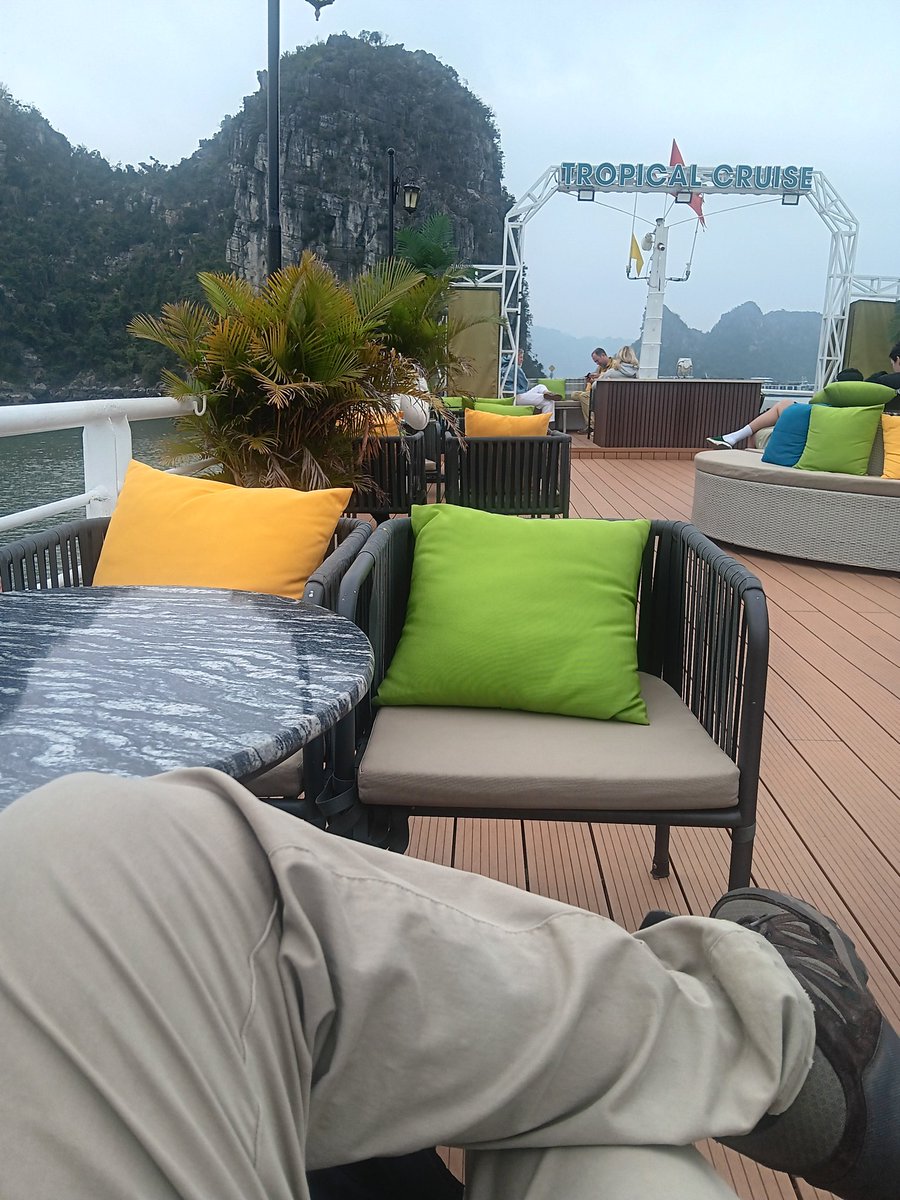 ItzRandomly tweet media