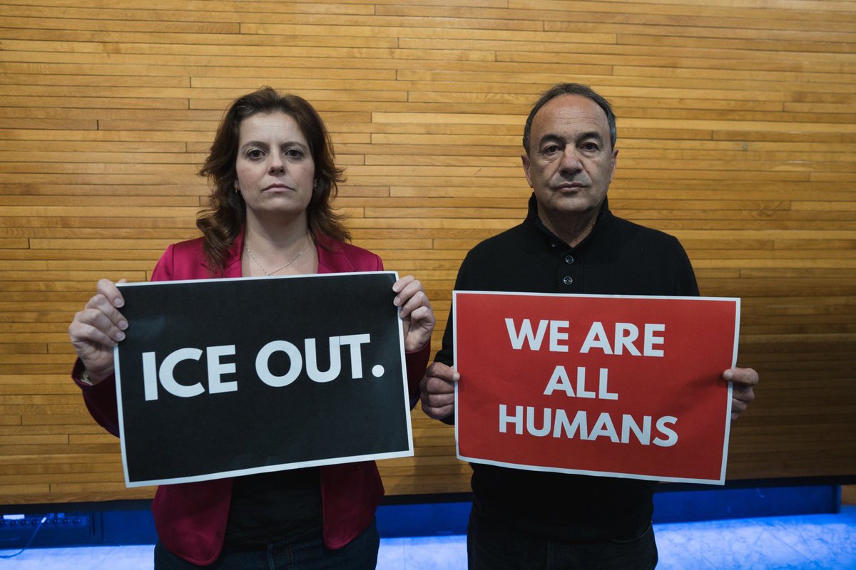 SalisIlaria's tweet image. Noi sappiamo da che parte stare.
Contro ICE e Frontex, contro il Governo e la sua sporca guerra razzista fatta di blocchi navali, complicità con i trafficanti, sfruttamento, CPR e chi più ne ha più ne metta.
Dalla parte dell’umanità e dell’uguaglianza.
Non un passo indietro!